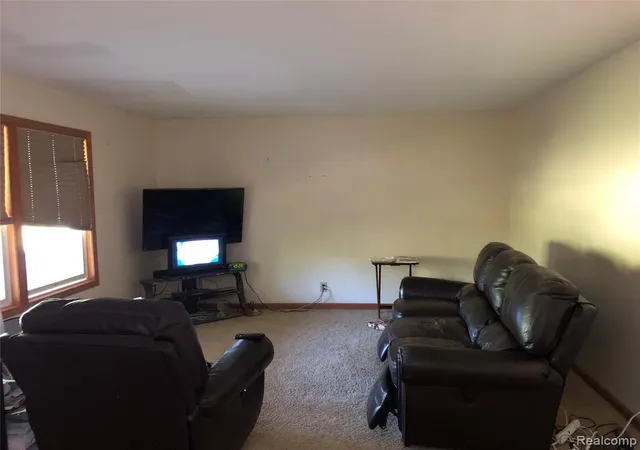 4th image of 8300 Wiggins Rd, Howell, MI 48855 | MLS# 60931422
