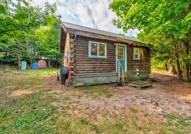 Photo 1 of Single family home for sale at 6434 Ll25 Ln Rd, Garden, MI 49835 | MLS# 50220106 | Listing updated on 2026-10-09