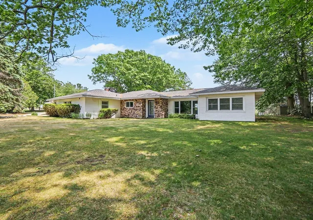 1st image of 1358 N Lakeshore Dr, Ludington, MI 49431 | MLS# 70538155