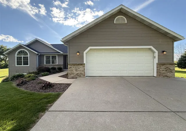 Photo 2 of Sale Pending at 6511 N 14th St, Kalamazoo, MI 49009 | MLS# 70554082 | Listing updated on 2026-08-27