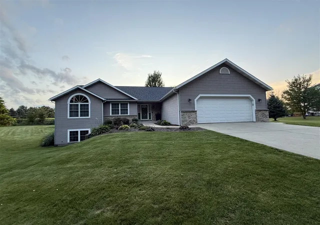 Photo 3 of Sale Pending at 6511 N 14th St, Kalamazoo, MI 49009 | MLS# 70554082 | Listing updated on 2026-08-27