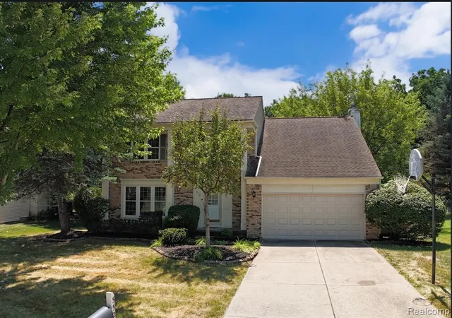 1st image of 552 Whitney Dr, Rochester Hills, MI 48307 | MLS# 61019130