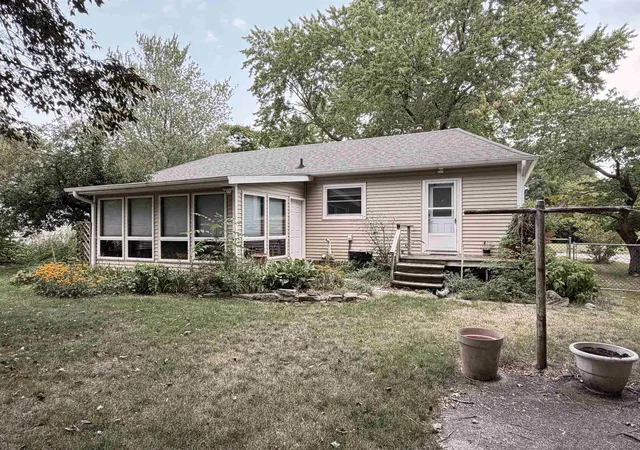 2nd image of 404 S Elizabeth St, Mount Pleasant, MI 48858 | MLS# 50218251