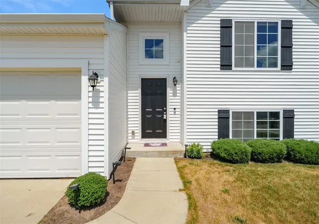 Photo 3 of Sale Pending at 1184 Cooley Ml Ln, Vicksburg, MI 49097 | MLS# 70542164 | Listing updated on 2026-09-07