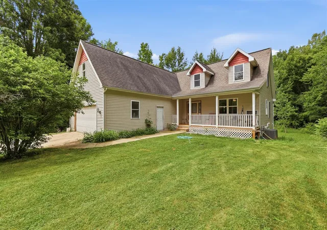 Homes for sale in Coopersville, MI | 16291 24th Ave, Coopersville, MI 49404 | MLS# 70541802