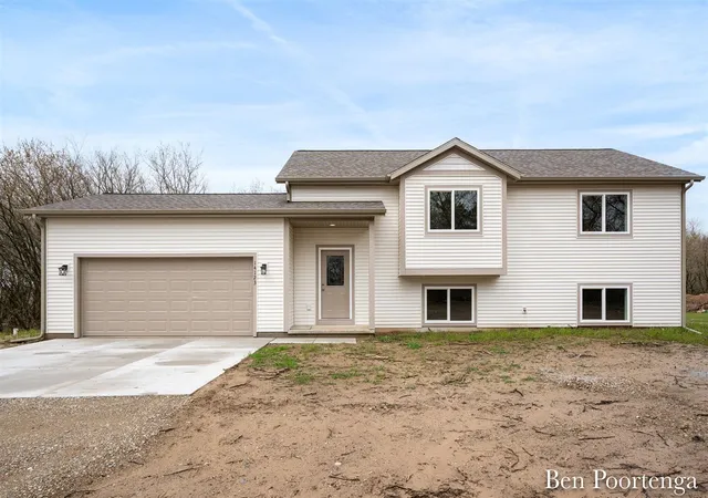 2nd image of 14123 Beardslee St, Greenville, MI 48838 | MLS# 70544822