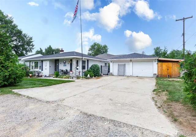 2nd image of 11586 Norway Dr, Hartland, MI 48353 | MLS# 61022865