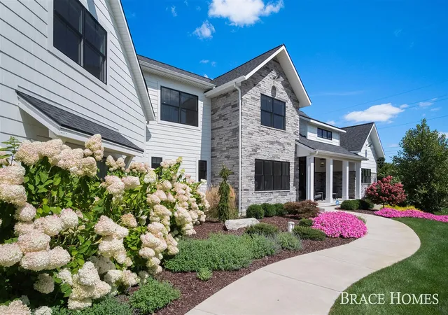 4th image of 6735 Tara Ct, Rockford, MI 49341 | MLS# 70491957