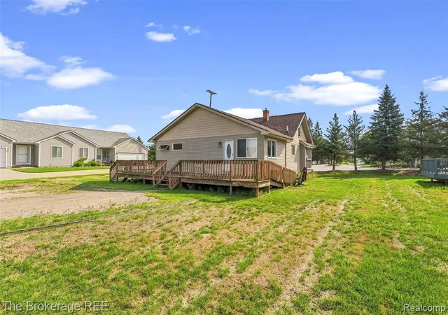 2nd image of 9326 Orchard Ct, Davison, MI 48423 8464 | MLS# 61024043
