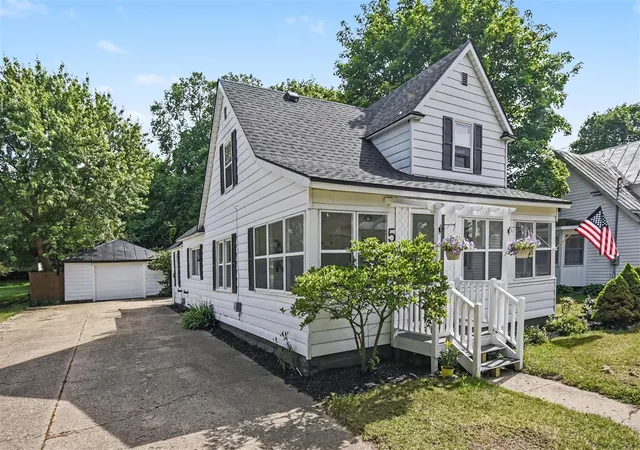 Homes for sale in Wayland, MI | 523 W Maple St, Wayland, MI 49348 | MLS# 70538603