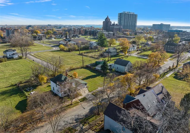 Photo 3 of Sale Pending at 1444 448 Fischer St, Detroit, MI 48214 | MLS# 70530623 | Listing updated on 2026-09-17