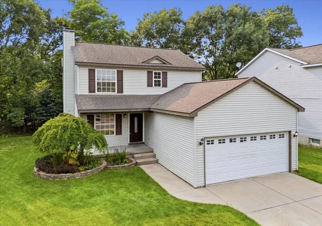 Photo 3 of Single family home for sale at 608 Heritage Cir, Fenton, MI 48430 | MLS# 70546389 | Listing updated on 2026-09-16