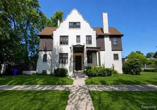 1st image of 1006 Parker St, Detroit, MI 48214 | MLS# 61018091