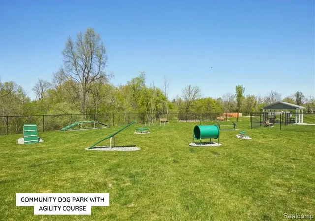 Photo 11 of Single family home for sale at 7041 Opfer Dr, Whitmore Lake, MI 48105 | MLS# 61006736 | Listing updated on 2026-08-07