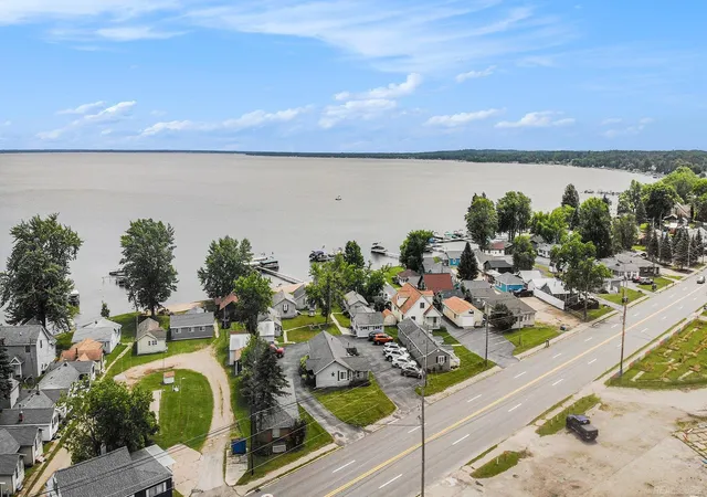 Photo 2 of Sale Pending at 6366 W Houghton Lake Dr #Unit 6, Houghton Lake, MI 48629 | MLS# 50216108 | Listing updated on 2026-09-11