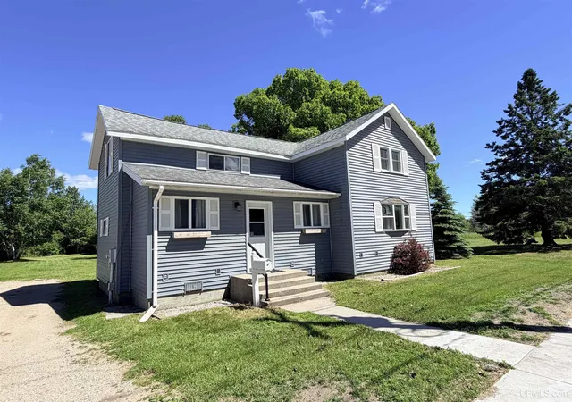 Homes for sale in Manistique, MI | 306 North Houghton Ave, Manistique, MI 49854 | MLS# 50212369