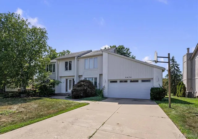 1st image of 5474 Maple Leaf Ct, West Bloomfield, MI 48322 3339 | MLS# 61023667