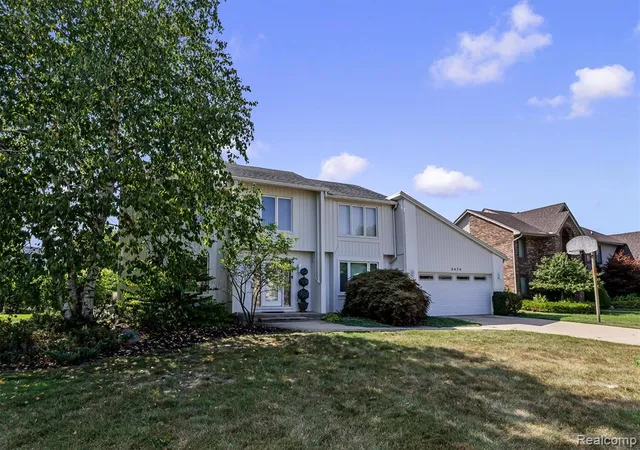 3rd image of 5474 Maple Leaf Ct, West Bloomfield, MI 48322 3339 | MLS# 61023667