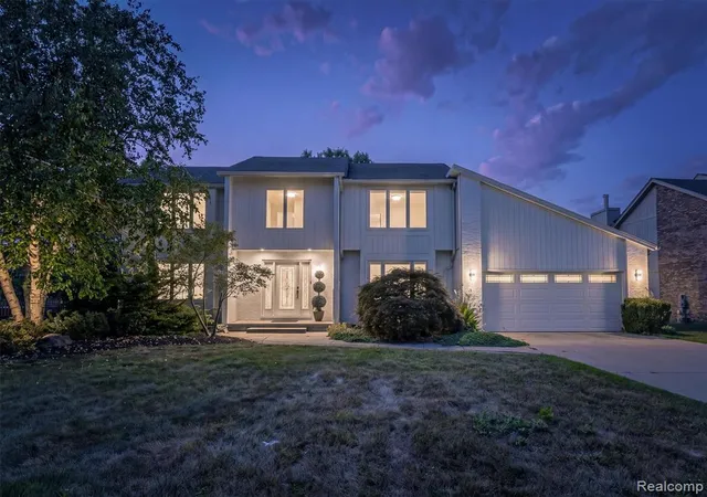 4th image of 5474 Maple Leaf Ct, West Bloomfield, MI 48322 3339 | MLS# 61023667