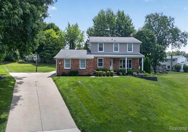 Homes for sale in Farmington Hills, MI | 31136 Carriage Hill Ct, Farmington Hills, MI 48331 | MLS# 61007591