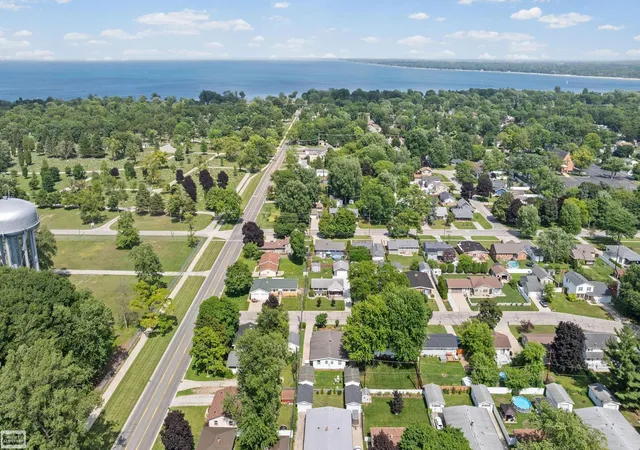 63rd image of 1600 Holland Ave, Port Huron, MI 48060 | MLS# 50214851