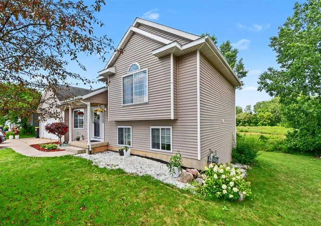 Photo 3 of Single family home for sale at 6633 Rye Grass Ct, Grand Rapids, MI 49508 | MLS# 70543834 | Listing updated on 2026-07-20