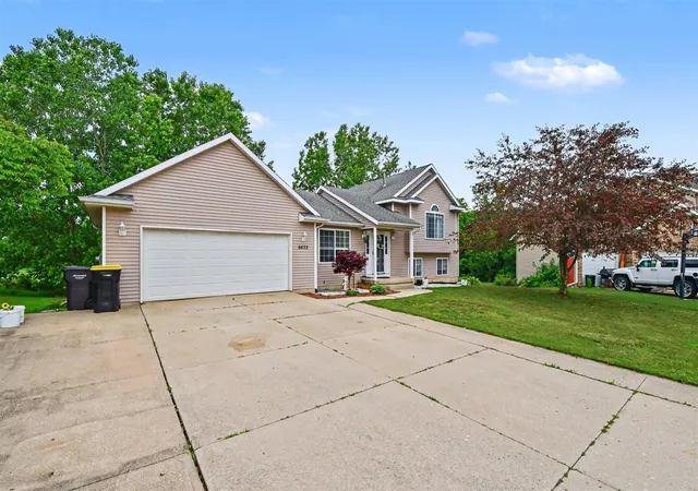 Photo 4 of Single family home for sale at 6633 Rye Grass Ct, Grand Rapids, MI 49508 | MLS# 70543834 | Listing updated on 2026-07-20