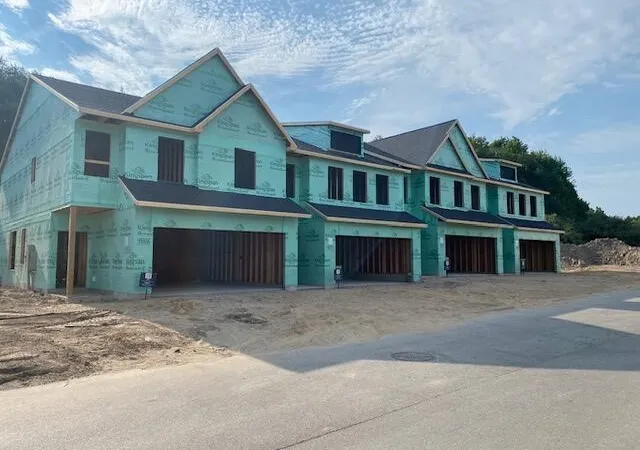2nd image of 4890 Hidden River Ave #61, Wyoming, MI 49418 | MLS# 70551261