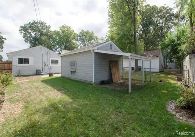 Homes for sale in Madison Heights, MI | 27791 Groveland St, Madison Heights, MI 48071 | MLS# 60994942