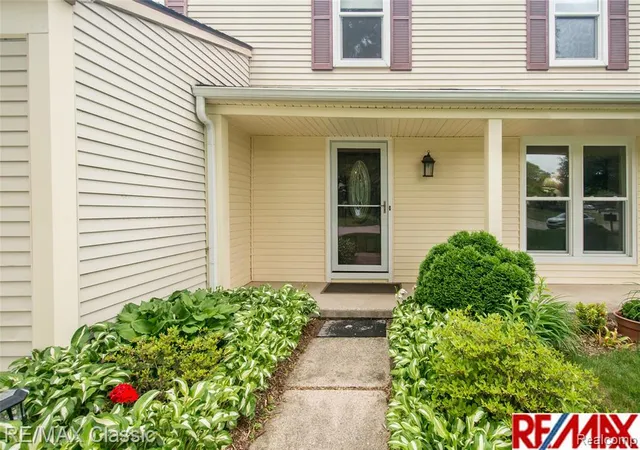 Homes for sale in Farmington Hills, MI | 34682 Bunker Hill Dr, Farmington Hills, MI 48331 | MLS# 61001351