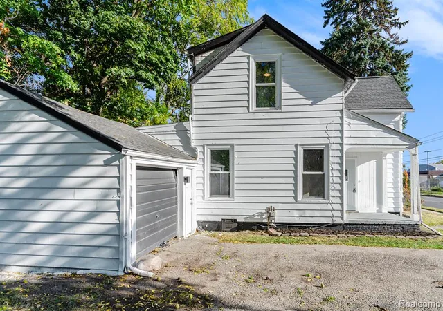 Homes for sale in Mount Clemens, MI | 11 S Gratiot Ave, Mount Clemens, MI 48043 | MLS# 60945578