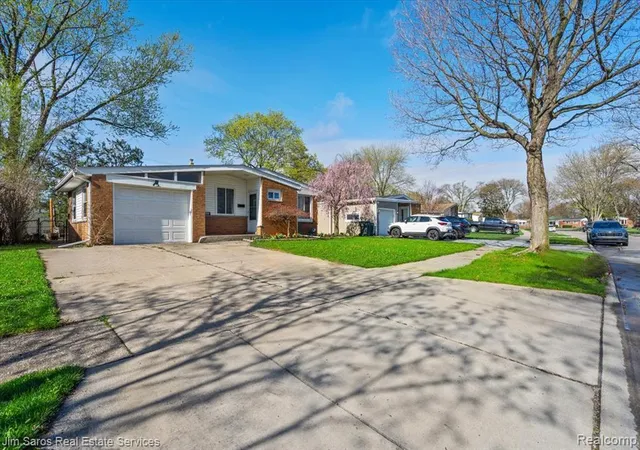 Homes for sale in Saint Clair Shores, MI | 22518 Sunnyside St, Saint Clair Shores, MI 48080 | MLS# 60986715