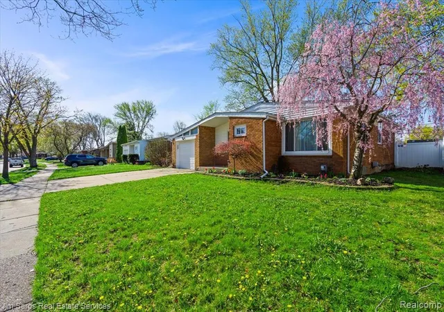 Homes for sale in Saint Clair Shores, MI | 22518 Sunnyside St, Saint Clair Shores, MI 48080 | MLS# 60986715