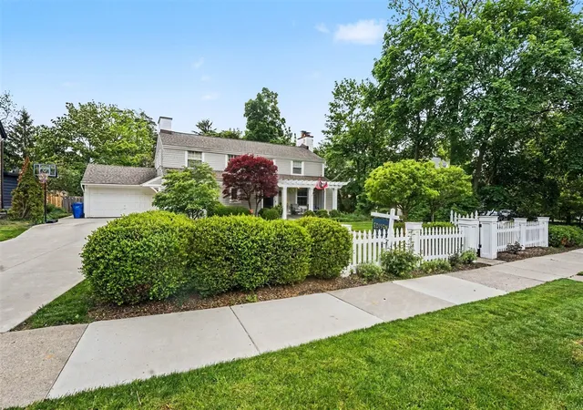 Homes for sale in Grand Rapids, MI | 750 San Jose Dr, Grand Rapids, MI 49506 | MLS# 70522766