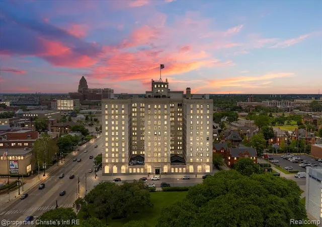 1st image of 15 E Kirby St #815, Detroit, MI 48202 4091 | MLS# 61004483