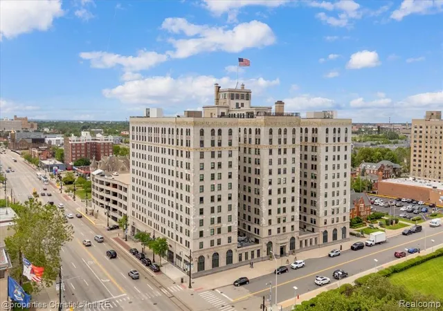3rd image of 15 E Kirby St #815, Detroit, MI 48202 4091 | MLS# 61004483