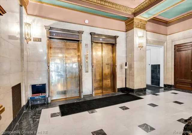 5th image of 15 E Kirby St #815, Detroit, MI 48202 4091 | MLS# 61004483