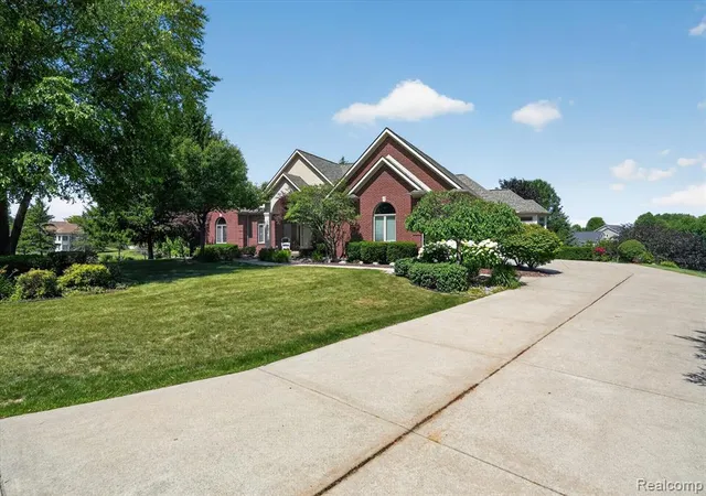 2nd image of 2212 Lily Ct, Davison, MI 48423 8388 | MLS# 61007266