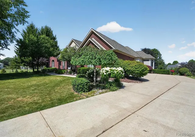 3rd image of 2212 Lily Ct, Davison, MI 48423 8388 | MLS# 61007266