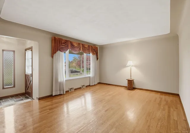 4th image of 54895 Starlite Dr, Shelby Township, MI 48316 | MLS# 50206216