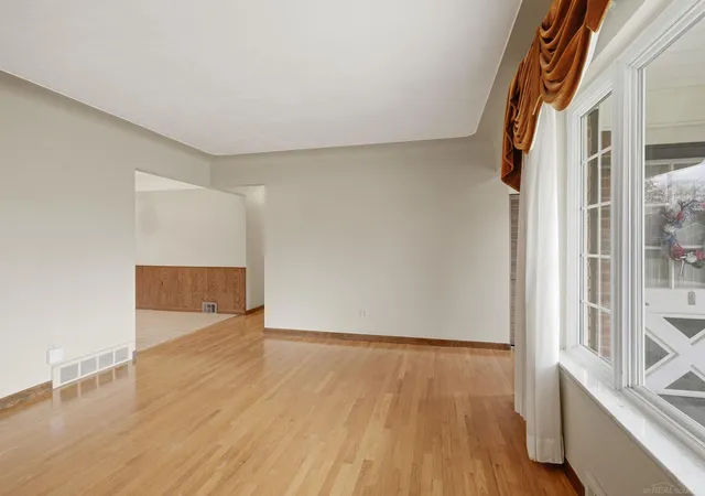 5th image of 54895 Starlite Dr, Shelby Township, MI 48316 | MLS# 50206216
