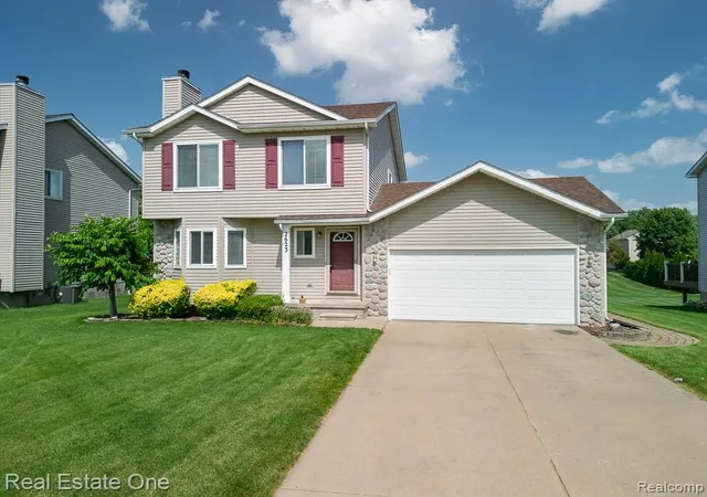 Homes for sale in Waterford, MI | 2623 Bonita Dr, Waterford, MI 48329 | MLS# 61007937