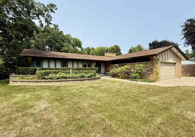 3rd image of 190 S Wilson Blvd, Mount Clemens, MI 48043 | MLS# 50218387
