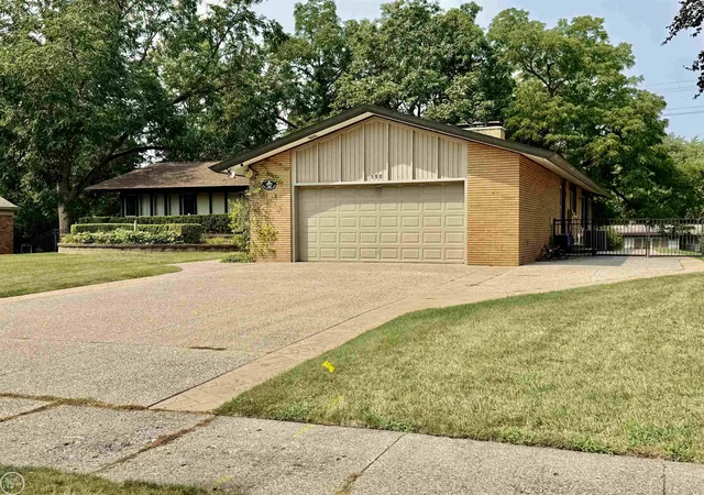 4th image of 190 S Wilson Blvd, Mount Clemens, MI 48043 | MLS# 50218387