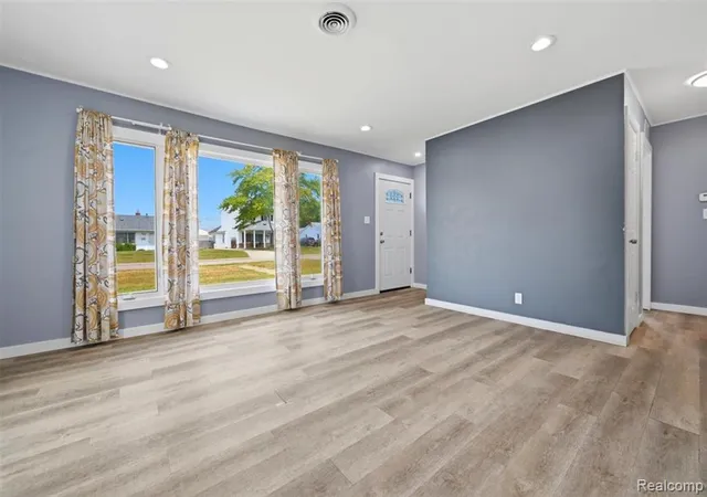 Photo 4 of Single family home for sale at 35501 Glen St, Westland, MI 48186 4199 | MLS# 61015230 | Listing updated on 2026-10-08