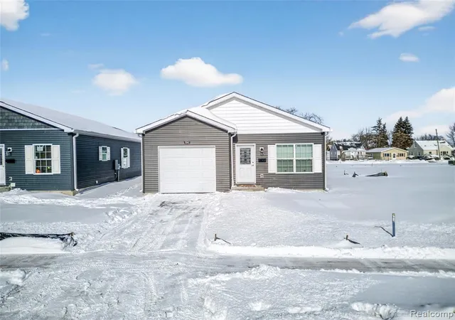 1st image of 7527 Packard Ave, Warren, MI 48091 | MLS# 60967446