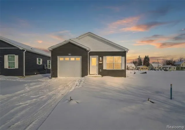 2nd image of 7527 Packard Ave, Warren, MI 48091 | MLS# 60967446