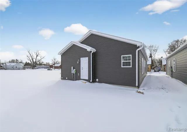 3rd image of 7527 Packard Ave, Warren, MI 48091 | MLS# 60967446
