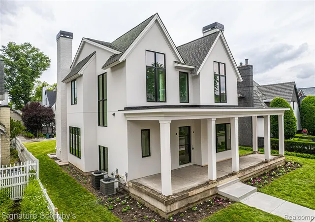 Photo 2 of Single family home for sale at 572 Stanley Blvd, Birmingham, MI 48009 | MLS# 61009251 | Listing updated on 2026-08-11