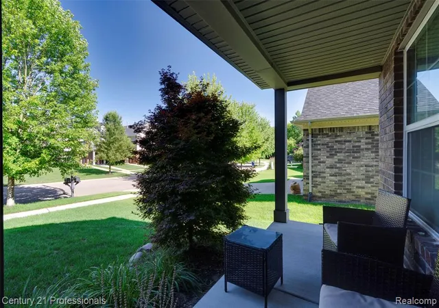 Homes for sale in New Hudson, MI | 28323 Oakmonte Cir, New Hudson, MI 48165 | MLS# 61000519